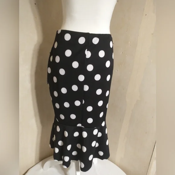 Black and White Polka Dot Skirt - Picture 7 of 11